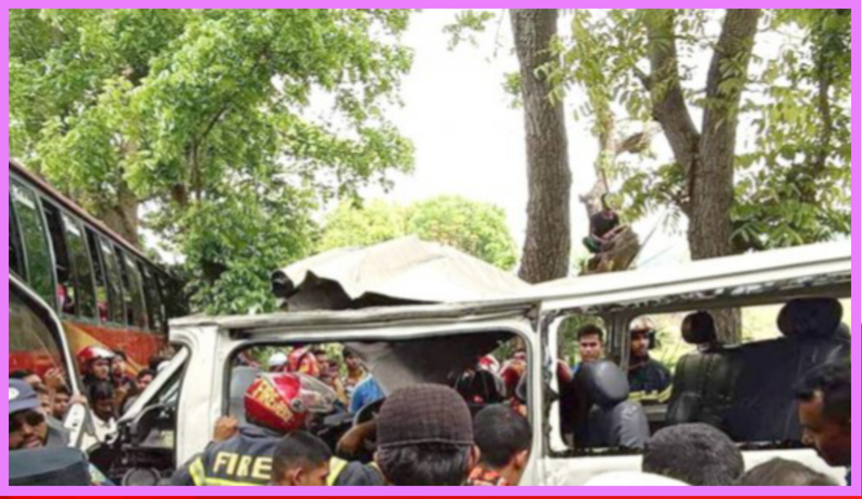 গোপালগঞ্জে বাস-মাইক্রোবাস মুখোমুখি সংঘর্ষে নিহত ৫