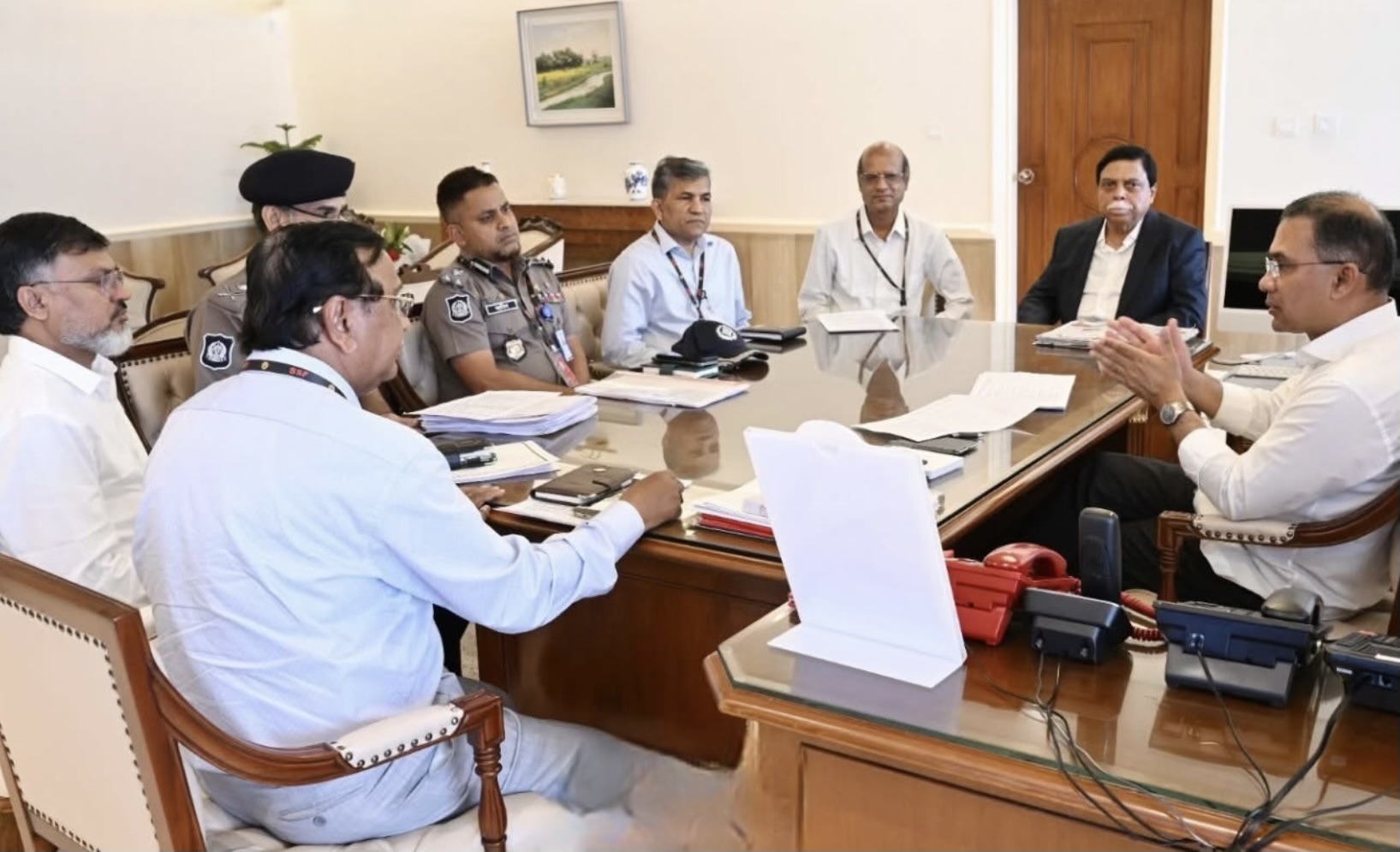 উচ্ছেদ হওয়া হকারদের দ্রুত পুনর্বাসনের ন...